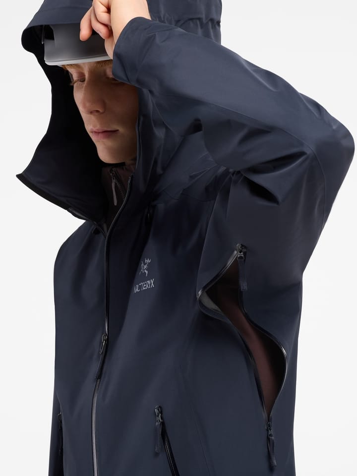 Arc'teryx Beta Lt Jacket Men'S Black Sapphire | Fjellsport.no